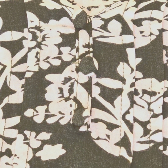 NWOT Fun2Fun V-Neck High/Low Pleated Top Dark Green/Cream Size XS - Picture 7 of 13